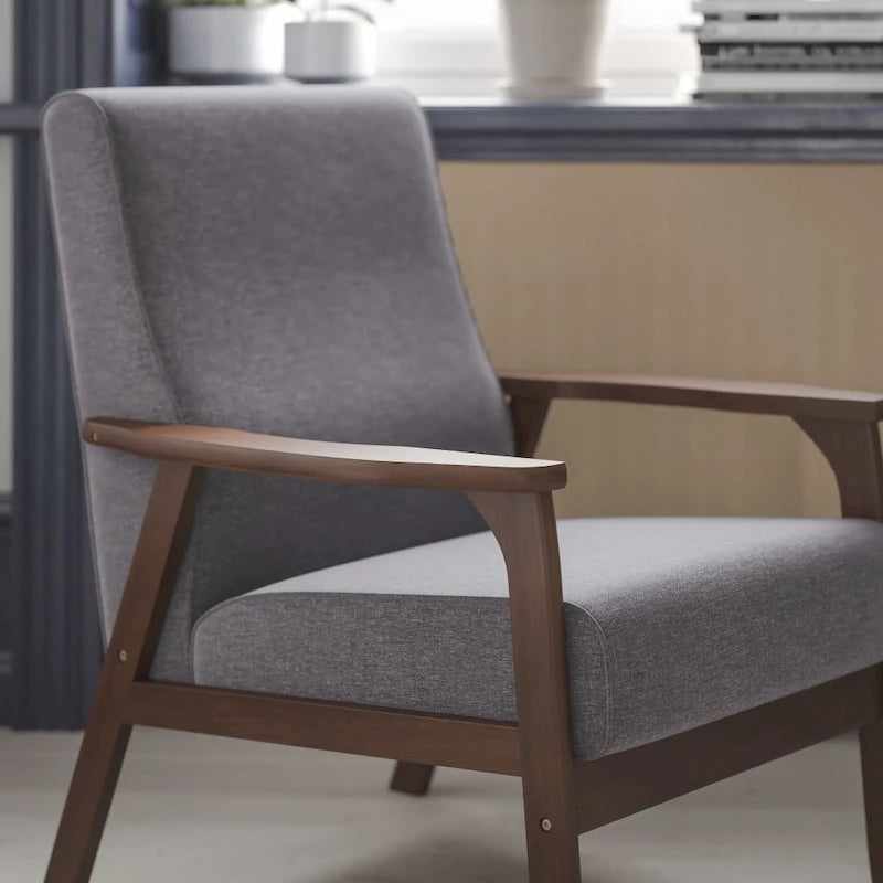Fauteuil de style Mid-Century Modern avec structure et accoudoirs en bois