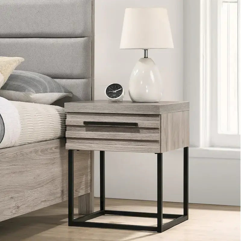 Lit avec tête de lit capitonnée en bois, commode, miroir et 2 tables de chevet, gris patiné